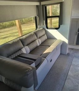 2023 FOREST RIVER WILDWOOD PLATINUM 27RK full