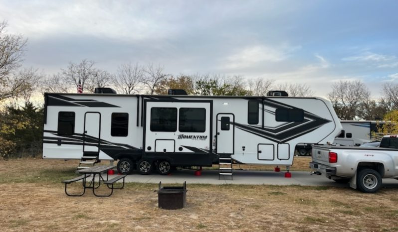 2022 GRAND DESIGN MOMENTUM M CLASS 381MS full