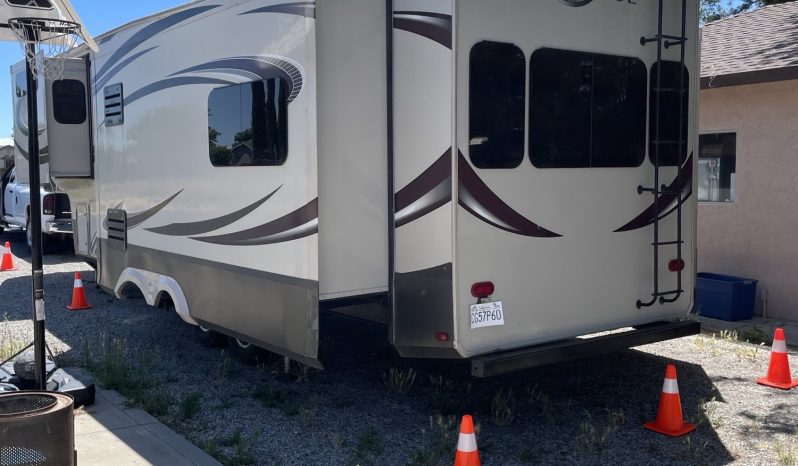 2015 Grand Solitude 325X full