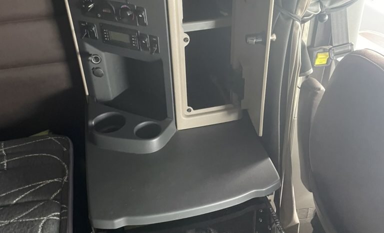 2020 Peterbilt 567 Heritage Edition full