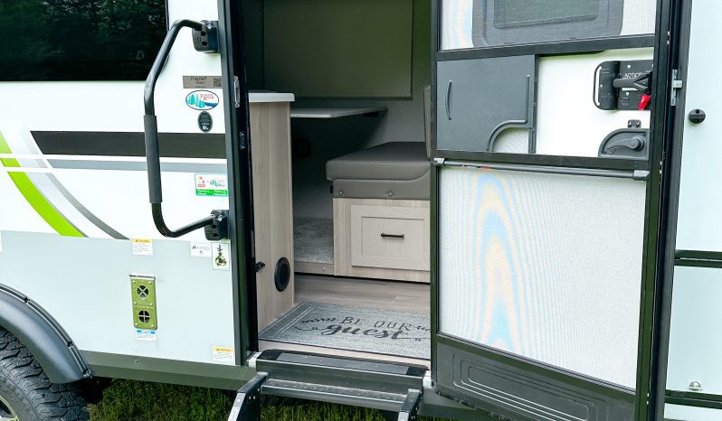 2023 FOREST RIVER FLAGSTAFF E-PRO 20BHS full