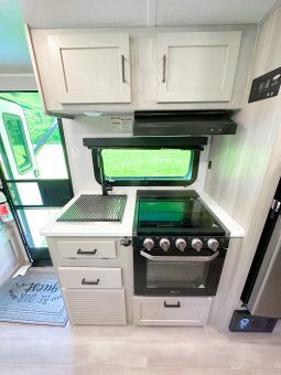 2023 FOREST RIVER FLAGSTAFF E-PRO 20BHS full