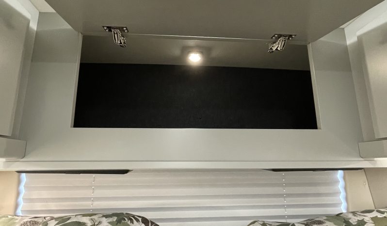 2025 COACHMEN GALLERIA LI3 24A full