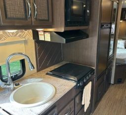 2017 THOR MOTOR COACH AXIS 24.1 full