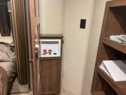 2017 Crossroads RV M-3301 RL full