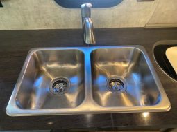 2015 WINNEBAGO ITSACA NAVION 24M full