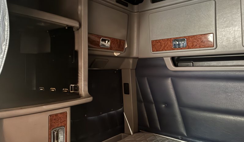 2005 Peterbilt 379 Ext Hood full