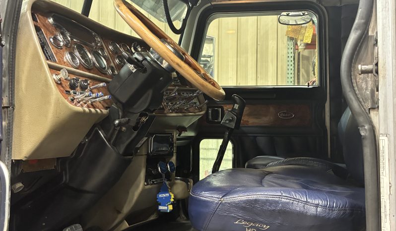 2005 Peterbilt 379 Ext Hood full