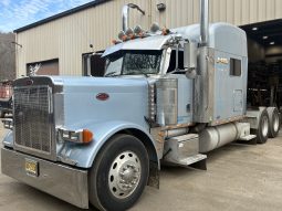 2005 Peterbilt 379 Ext Hood