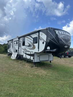 2014 HEARTLAND CYCLONE HD EDITION 4100 full