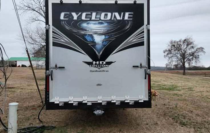 2021 Heartland Cyclone Toy Hauler Fifth Wheel full