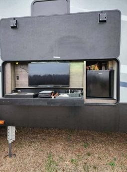 2021 Heartland Cyclone Toy Hauler Fifth Wheel full