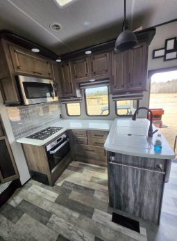 2021 Heartland Cyclone Toy Hauler Fifth Wheel full
