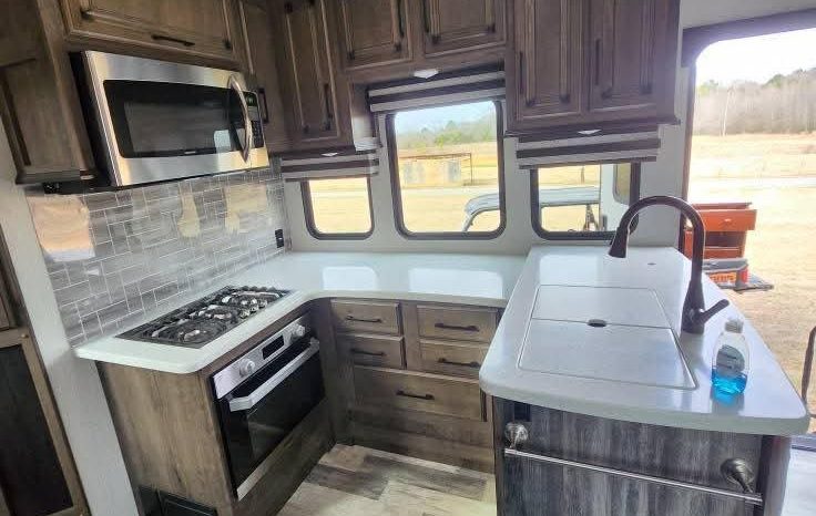 2021 Heartland Cyclone Toy Hauler Fifth Wheel full