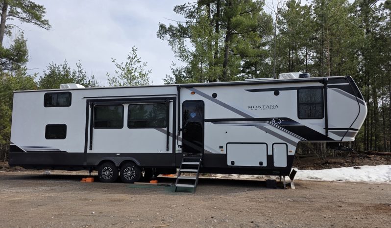 2024 Montana High country 381TB.  full