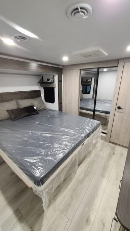 2024 Montana High country 381TB.  full
