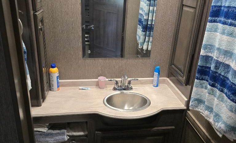 2020 FLEETWOOD FORTIS 33HB full