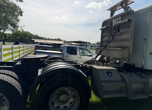2020 Peterbilt 567 full