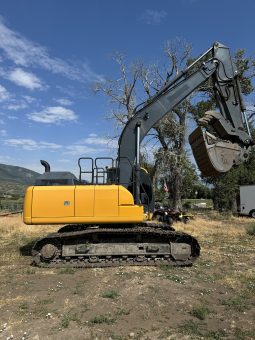 2022 210G Deere